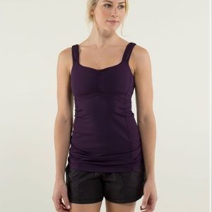 Lululemon Aria Tank II. Size 4 Color: Deep Zinfandel excellent condition
